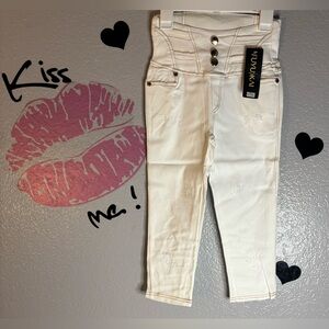 New PushUp High waisted Ripped
Capri Jeggings.